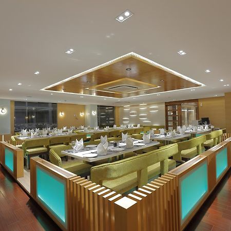 Hotel Silver Heights Αχμπανταμπάντ Εξωτερικό φωτογραφία