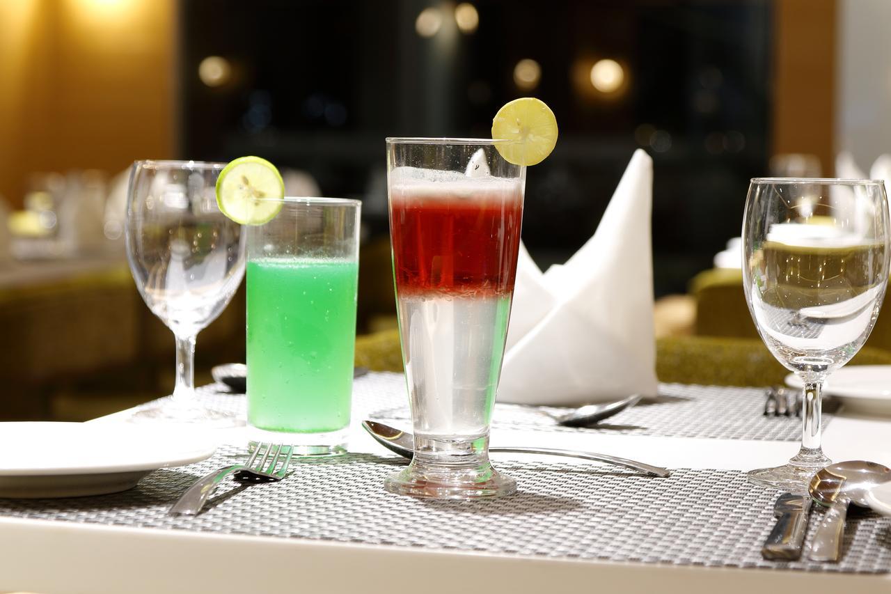 Hotel Silver Heights Αχμπανταμπάντ Εξωτερικό φωτογραφία