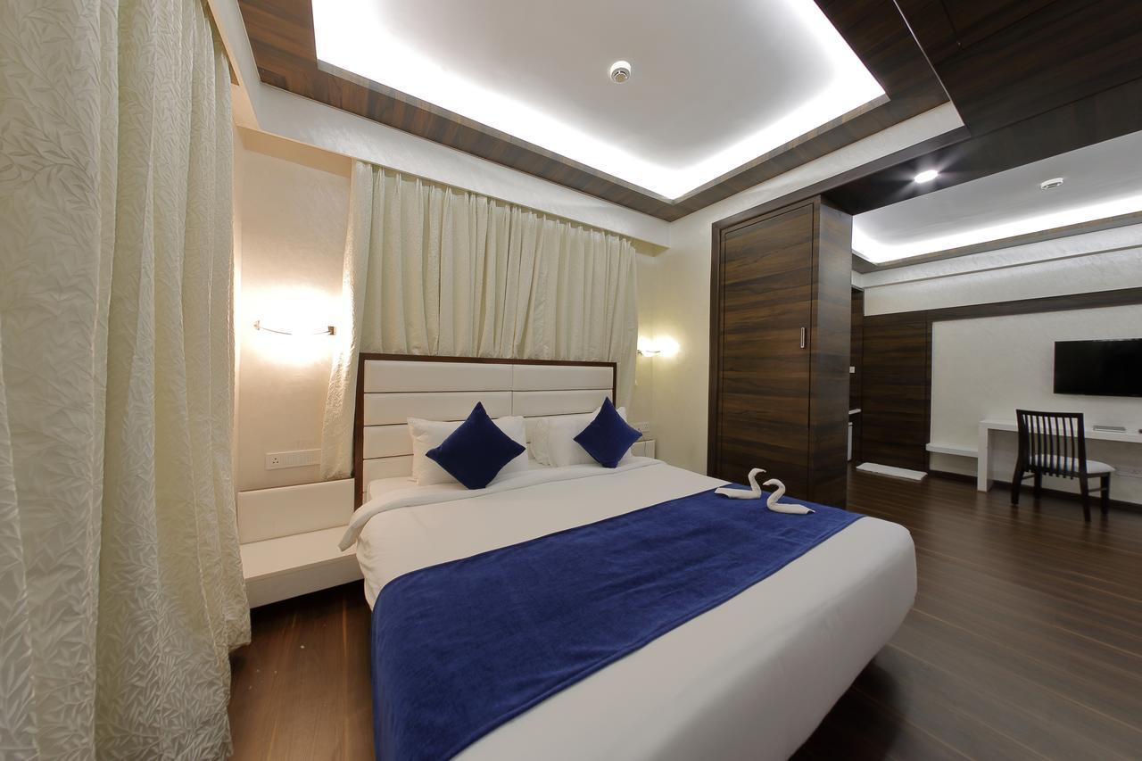 Hotel Silver Heights Αχμπανταμπάντ Εξωτερικό φωτογραφία